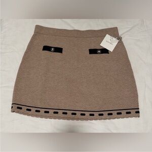 NWT ELLEN TRACY Tan Mini Skirt with Black Details size L